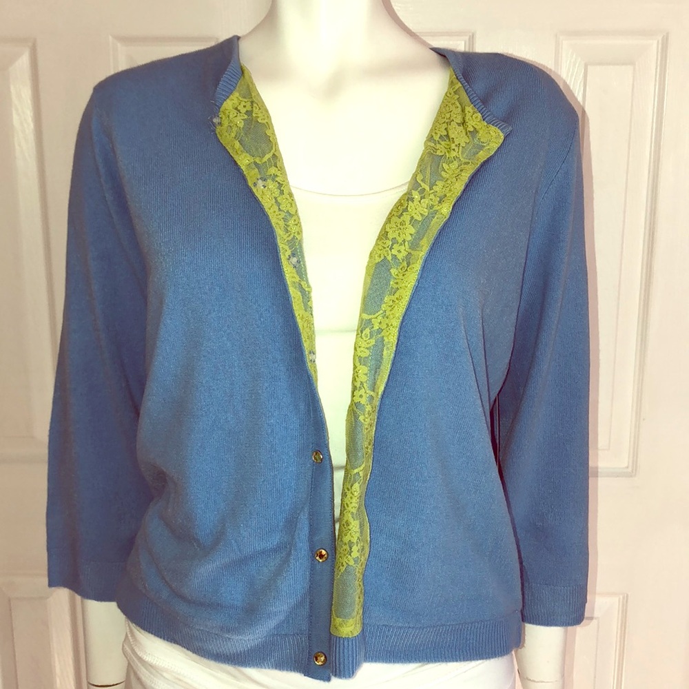 SALE🎉NWT I.e. sweater w/ lime green lace lining